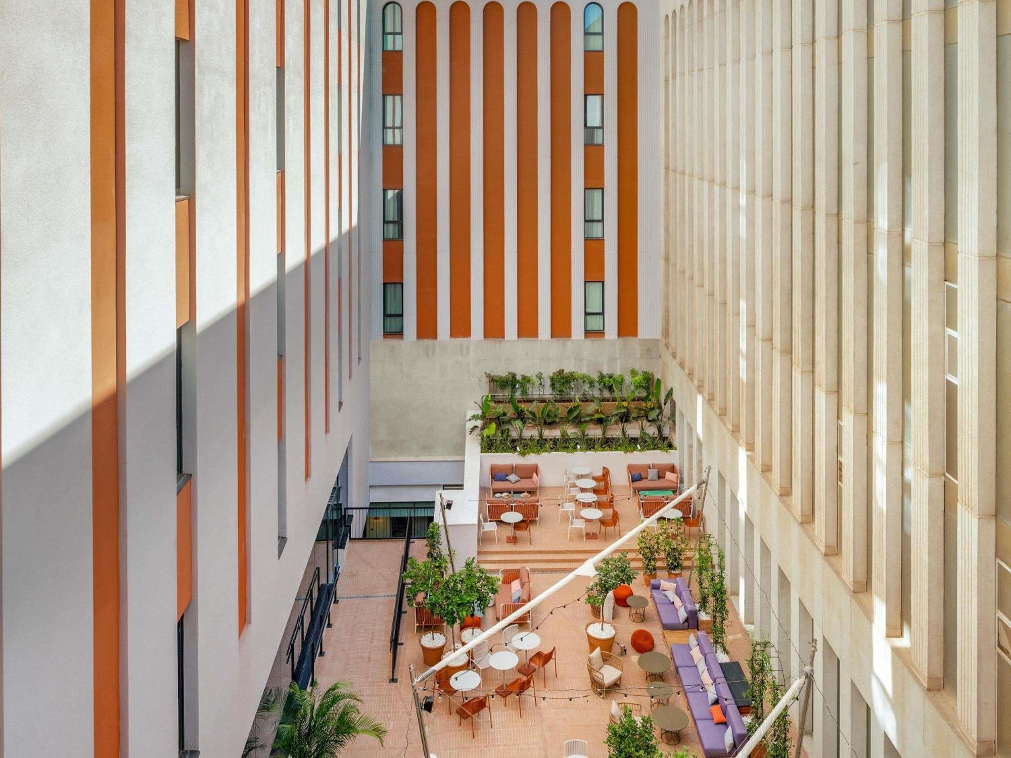 Ibis Styles Sevilla City Santa Justa ภายนอก รูปภาพ