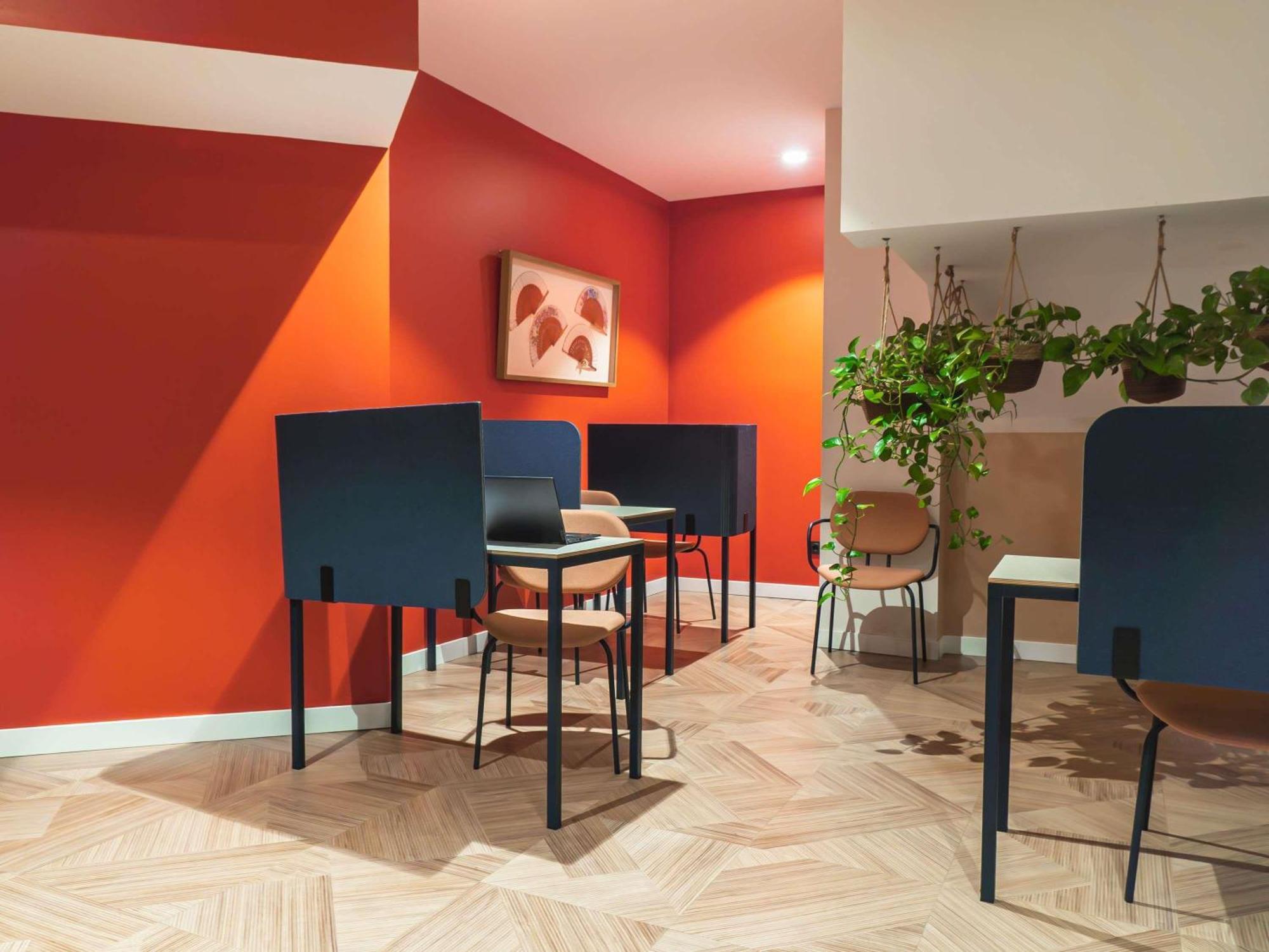 Ibis Styles Sevilla City Santa Justa ภายนอก รูปภาพ