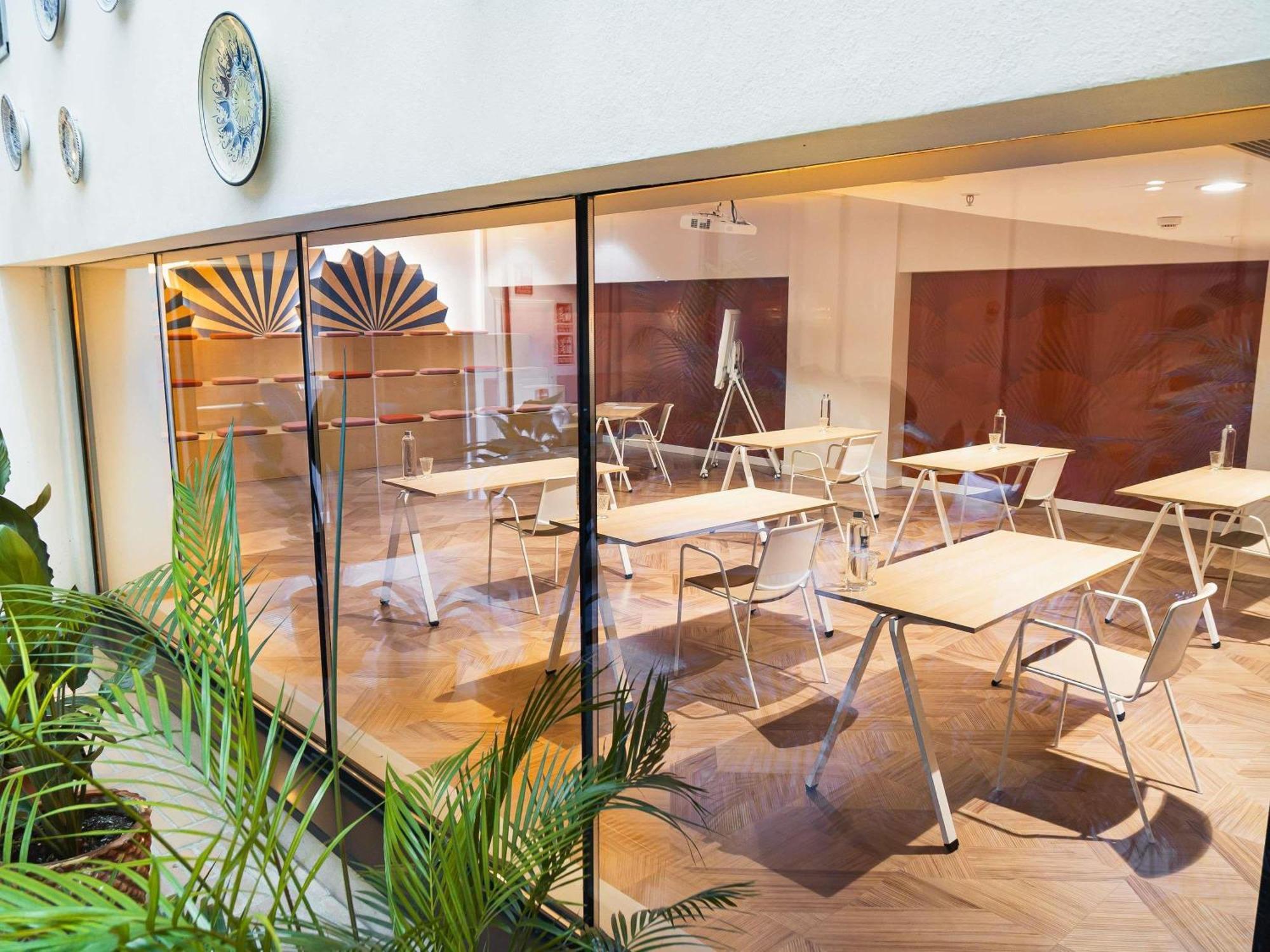Ibis Styles Sevilla City Santa Justa ภายนอก รูปภาพ