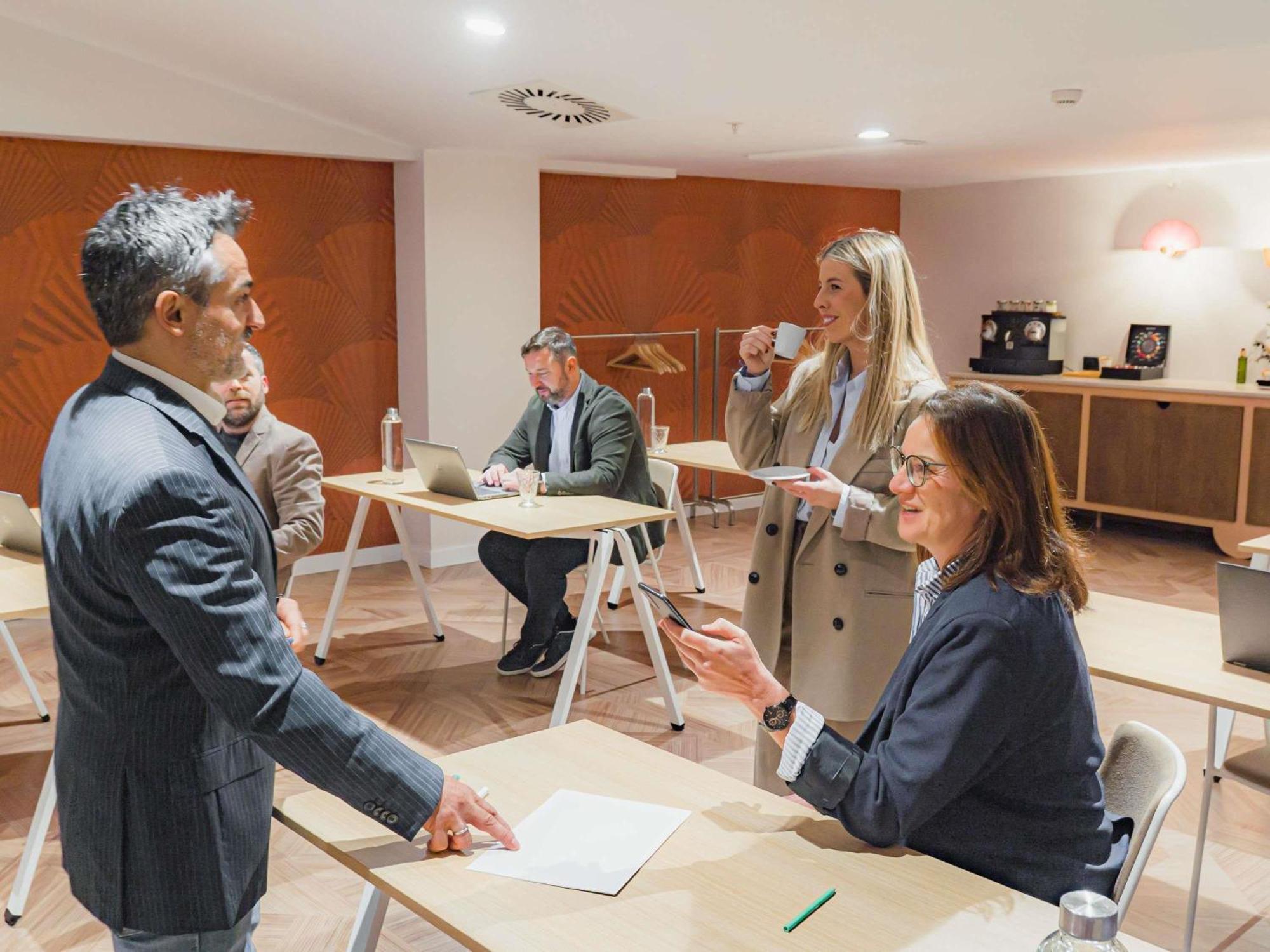 Ibis Styles Sevilla City Santa Justa ภายนอก รูปภาพ