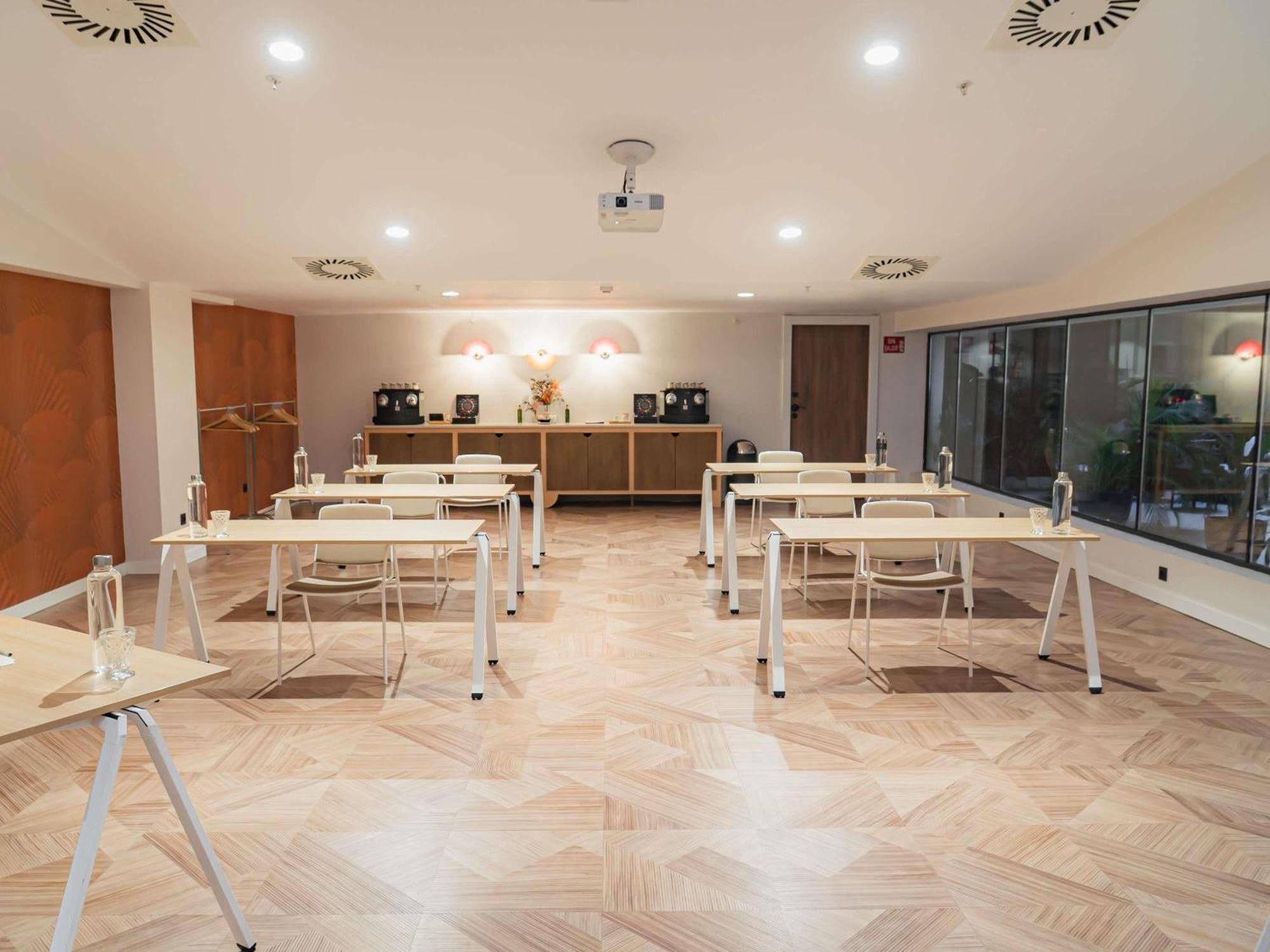 Ibis Styles Sevilla City Santa Justa ภายนอก รูปภาพ