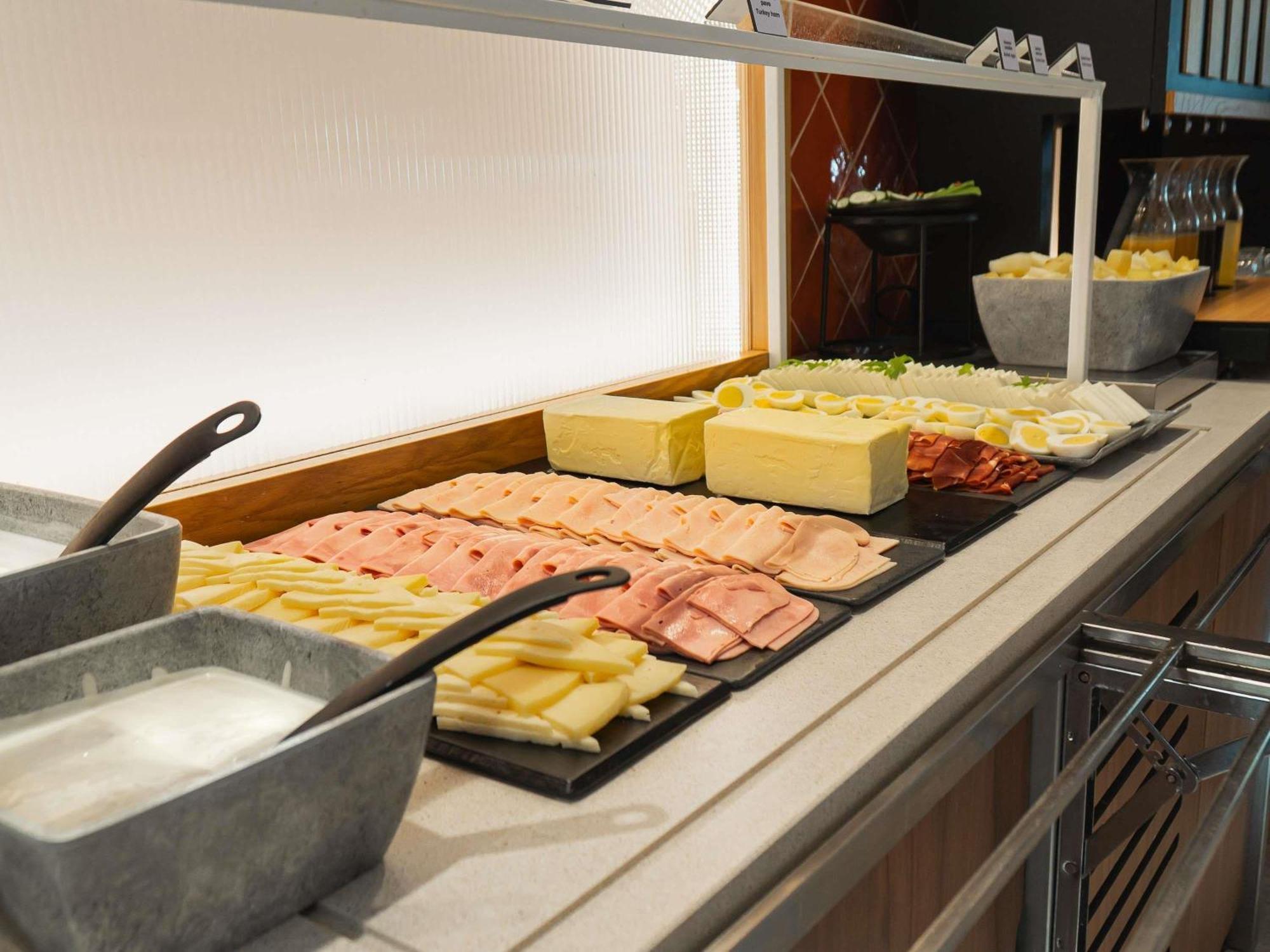 Ibis Styles Sevilla City Santa Justa ภายนอก รูปภาพ